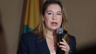 Claudia-Dobles