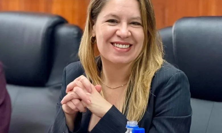 Claudia-Dobles
