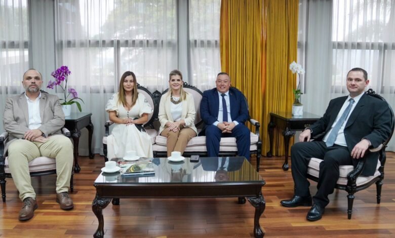 Laura-Fernández