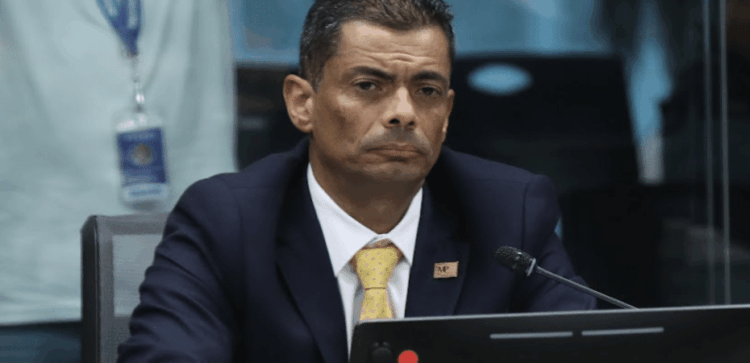 Denuncias-Carlo-Díaz
