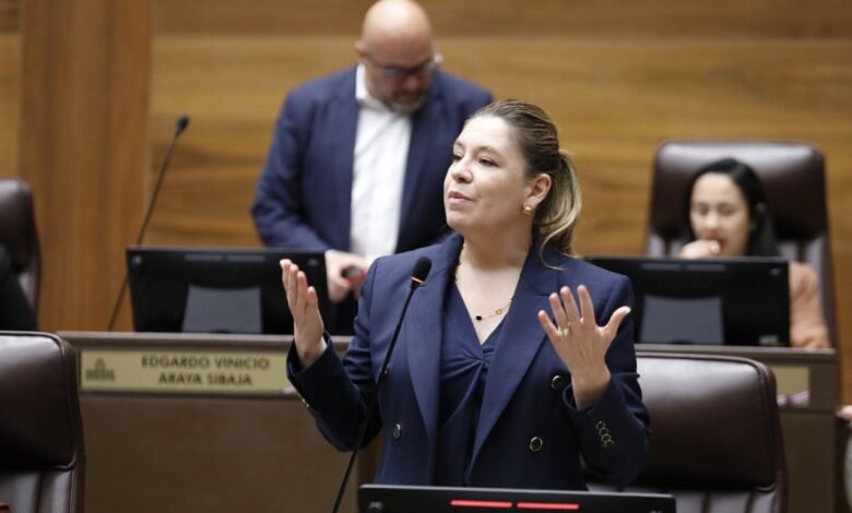 Claudia-Dobles