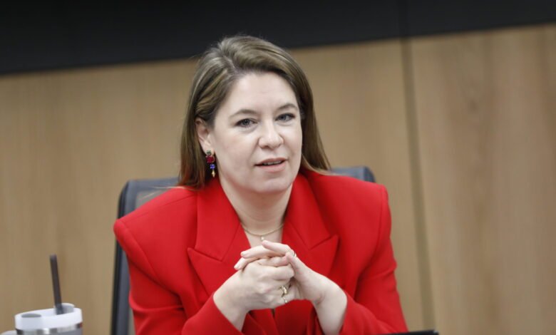 Claudia-Dobles