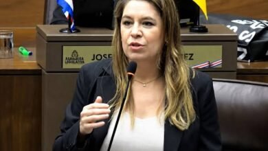 Claudia-Dobles