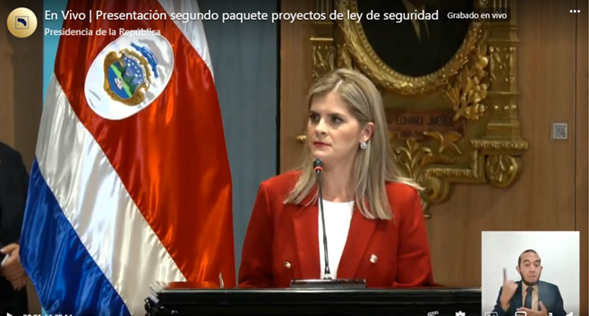 Presidente-Laura-Fernández