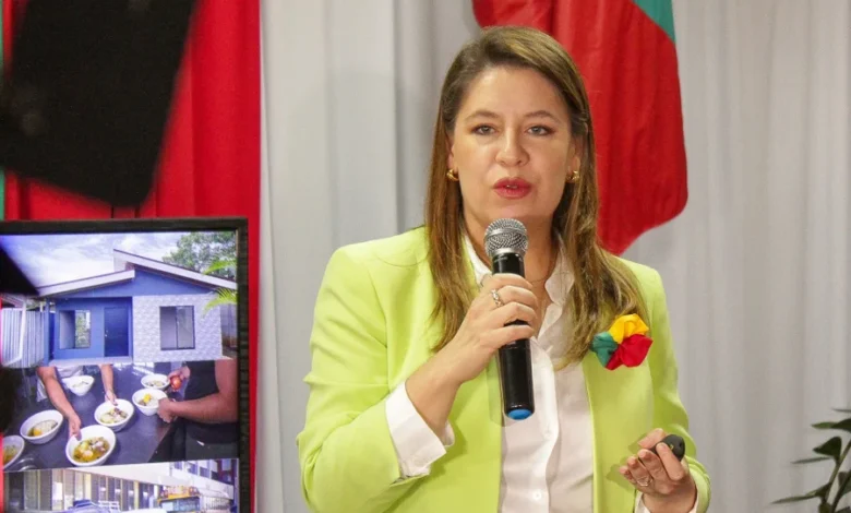 Claudia Dobles