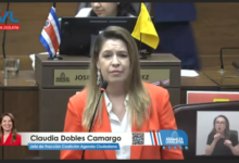 Claudia Dobles