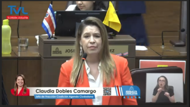 Claudia Dobles