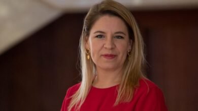 Claudia-Dobles