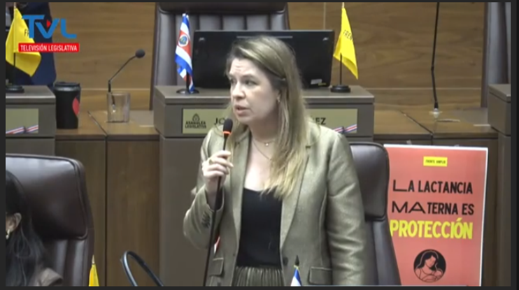 Claudia Dobles