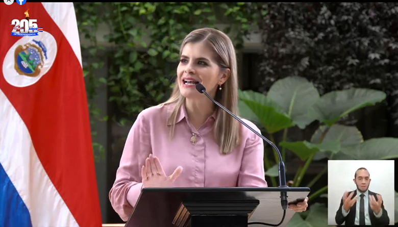 Laura Fernández