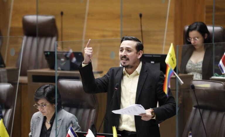 Ariel Robles