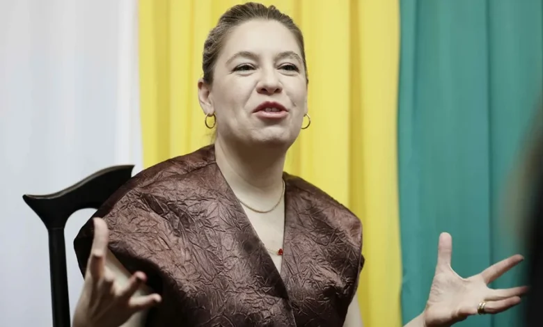 Claudia Dobles