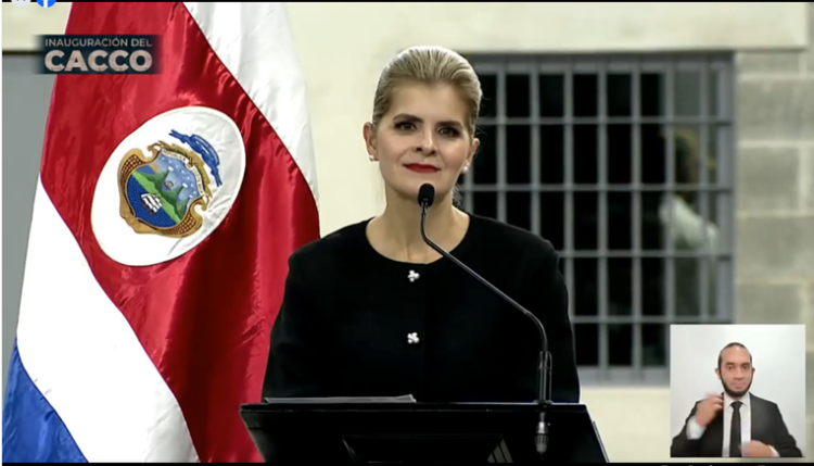 Laura Fernández